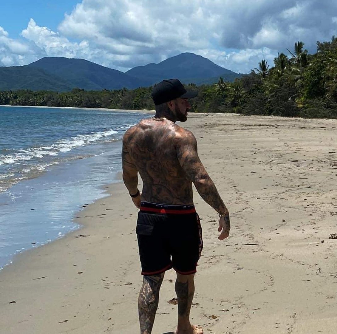 JaceB9501's tweet photo. Had this guy come in for some quotes, I just had to look up his name and give him a stalk.. fucking yum! I wonder if he's cock is tatted up too.. 5 strokes with that big cock and I would be opened up!! 🤤🤤 https://t.co/XQCThZB7Ou