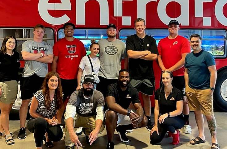 BlockPartyU's tweet photo. Regulators! The crew for this months #SundaySupper for @UtahFosterCare
Special thanks to #Entrata Nikki, Matt, Michelle, Hayden Furey, @OblockCares @AthleteStrong Sly and everyone else who put in the work today we had a blast! #GoUtes #BlockPartyU #PartyPosse https://t.co/B8RVcy4KlG