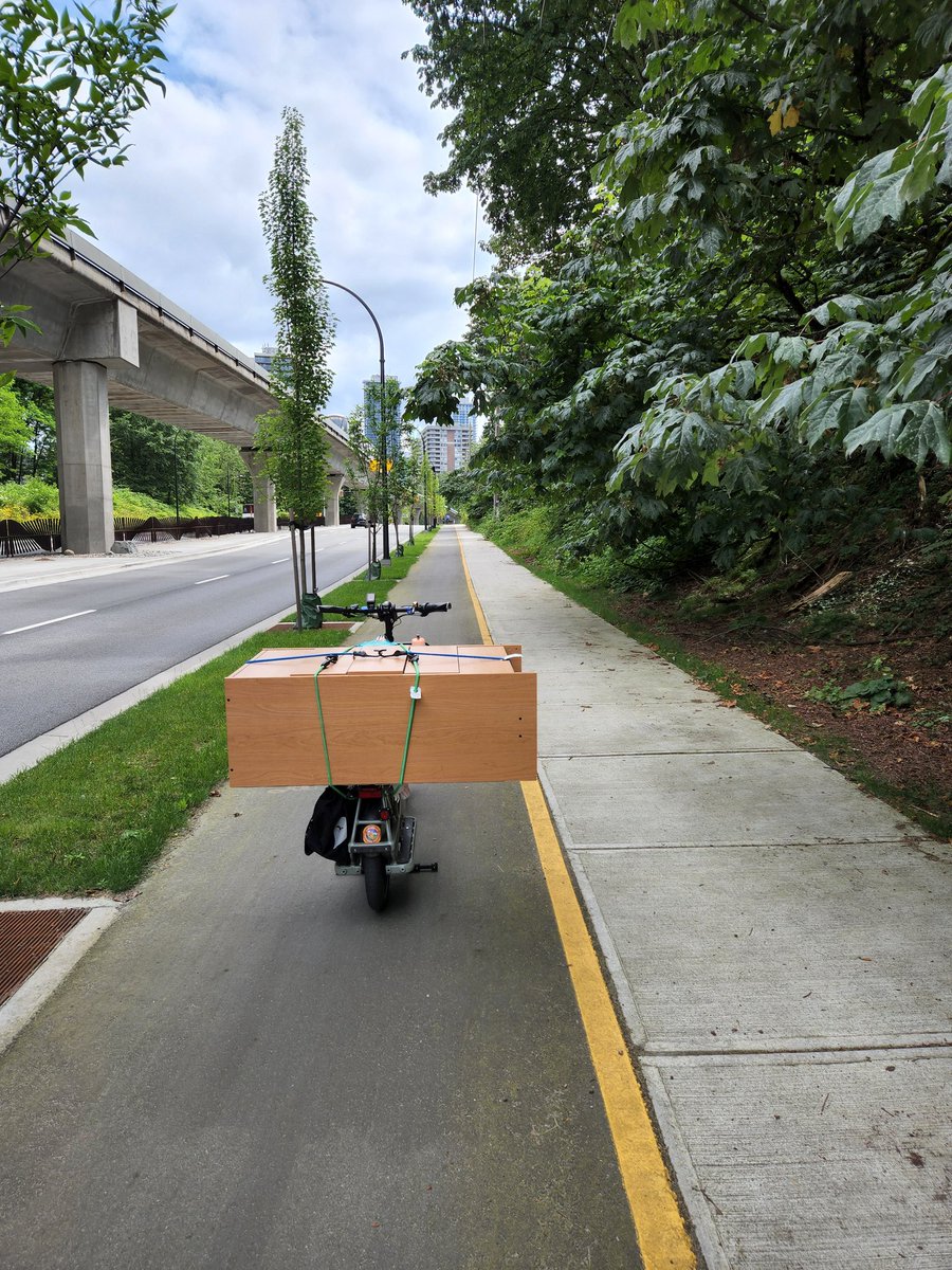 PlannerAaron's tweet photo. @Burgundavia @Lucyincanada Off to the dump and by the time I left it 3 workers had said they wanted a Tern GSD. https://t.co/d5z2UZ5l0z