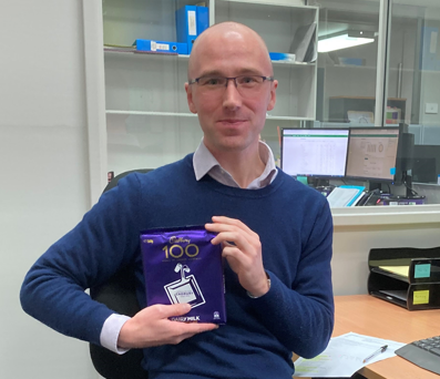 PatRowan_PRA's tweet photo. See what happens when you tip #geelongcats to win by around 33 points? (They won by 28).  Oscar Lalor well done on winning our weekly footy comp. 
Will you share the chocolate?  Only joking!
Team PRA. 
#accountinglife #footytipping #employeeexperience https://t.co/DwJLvqK97N