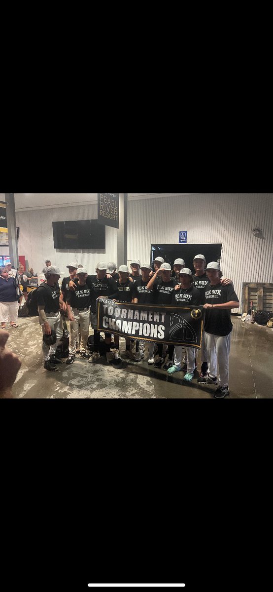 2DsportsMS's tweet photo. 🏆 South MS Showdown 🏆

Upper class division: 
🥇- BlackSox

#SouthMSShow #Play2D https://t.co/4fFz2C7ajL