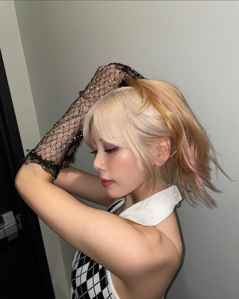 jiuthinking's tweet image. screaming as we speak

드림캐쳐 지유 #드림캐쳐 #지유 #JiU @hf_dreamcatcher