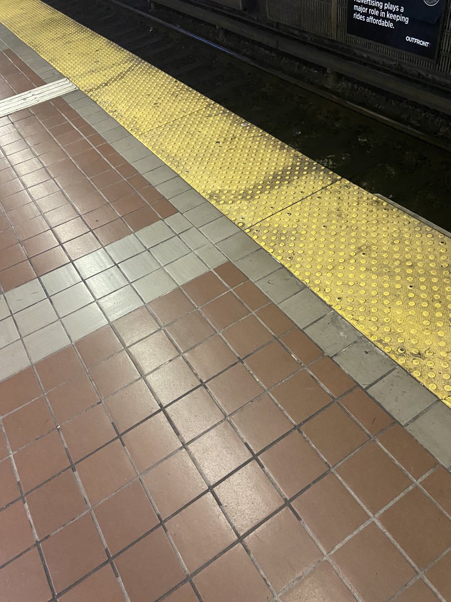JosVaugh's tweet photo. I wonder why Boston thinks it’s acceptable to never clean their subways platforms?  #MBTA https://t.co/lRwoNmrQGb