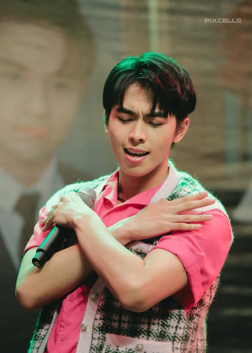 pixcellsph's tweet photo. πBGYO Gelo
2022.07.09 / BEST TIME Mall Tour @BGYO_Gelo
BGYO AT AYALA CLOVERLEAF
#BGYOBestTimeWithSprite
#BGYOMallTour #BGYO
@bgyo_ph https://t.co/rtGj1bpQon