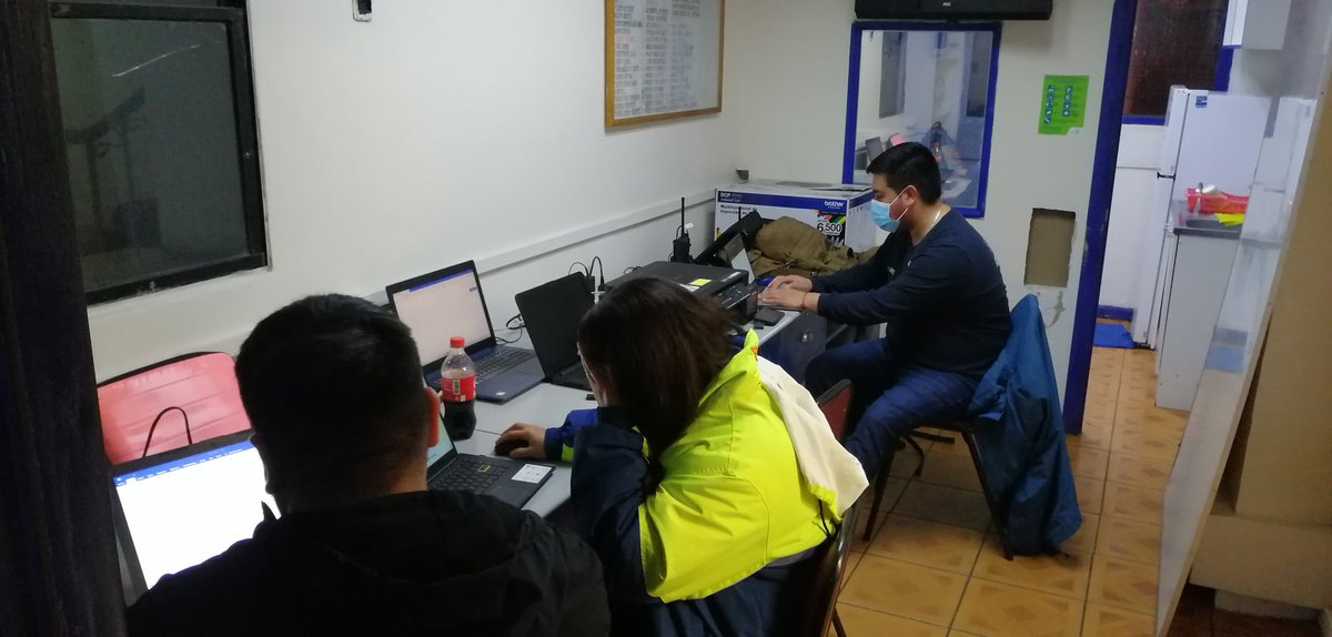 comandancia_CBC's tweet image. #bomberoscoquimbo en este momento atendiendo muchos llamados simultáneos, por lo que hemos implementado nuestra sala de crisis y reforzado la Central de Alarmas @MiRadiols @guayacanfmcl @eldia_cl @BomberosdeChile @SNOBomberos