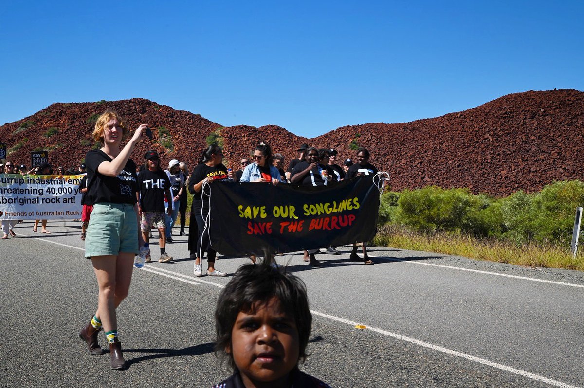MilesTweedie's tweet photo. Hearson’s Cove yesterday 🙌 #SaveOurSongLines #Burrup #Murujuga #RockArt #MilesTweediePhotography https://t.co/wA4FWLuSYn
