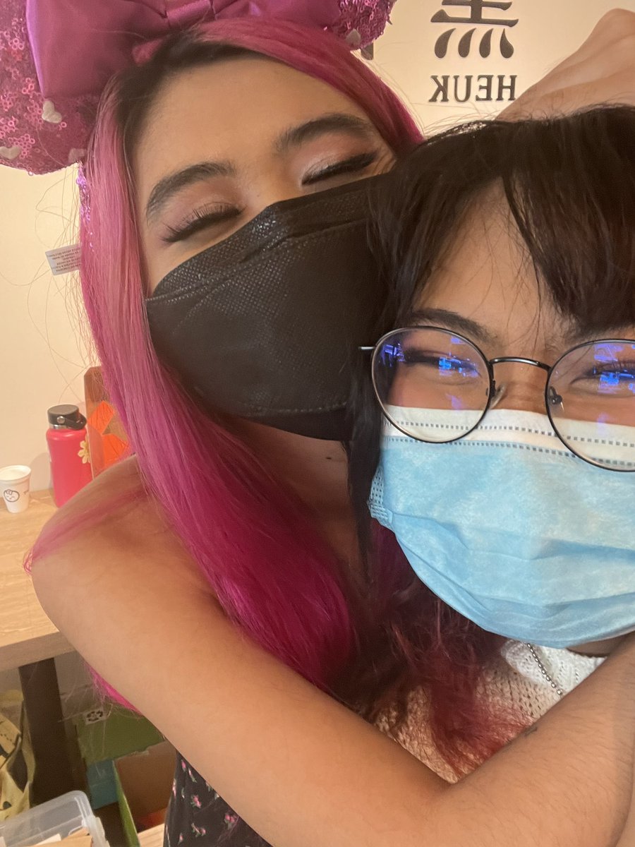 OKAZAKll's tweet photo. @SANSPROMlSE my world. It was so incredible seeing you today after so long!! HAPPIEST BIRTHDAY BEAUTIFUL. #2SAN #JANMIA4TW https://t.co/wGAQ7CWaPz