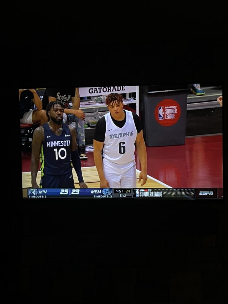 desmondhaymon25's tweet photo. Proud moment! I had the pleasure of coaching @itzjunior34 and @_kevonn22 and now I’m getting a chance to watch them compete on one of the biggest stages of basketball! #keepchasingyourdream https://t.co/lzuIHcYZhM