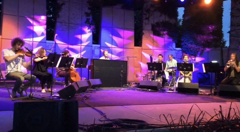 6 years ago @BenFolds & @yMusicNYC in grand rapids, mi. what a fantastic show this was! 🎶💙👏🏽 powerhouse pic of musicians here! 😊and lol that @SamsMyth @mooseofrob & @nadiasirota are shoeless 😄