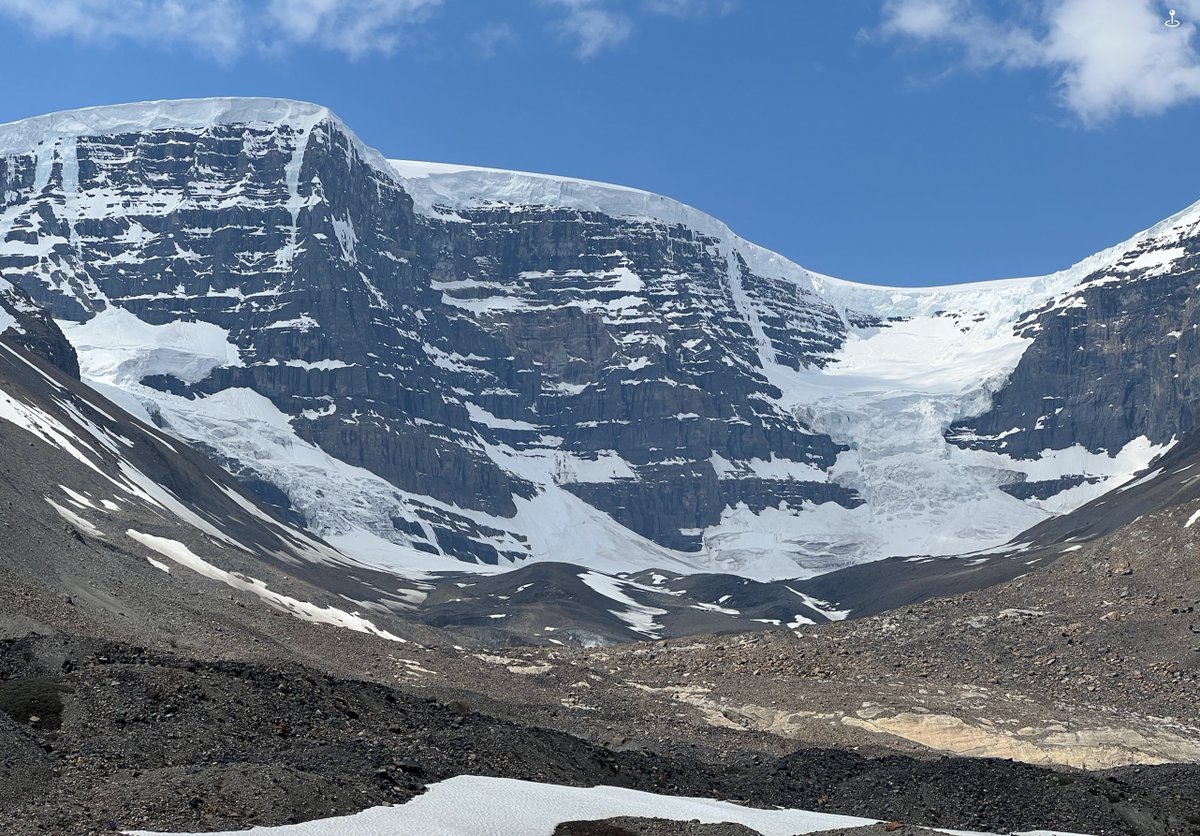 kyzygo's tweet photo. Snow Dome, Alberta, CA on June 30, 2022. I wonder how long before these majestic glaciers also collapse...
😢 https://t.co/BJe3tK5djv