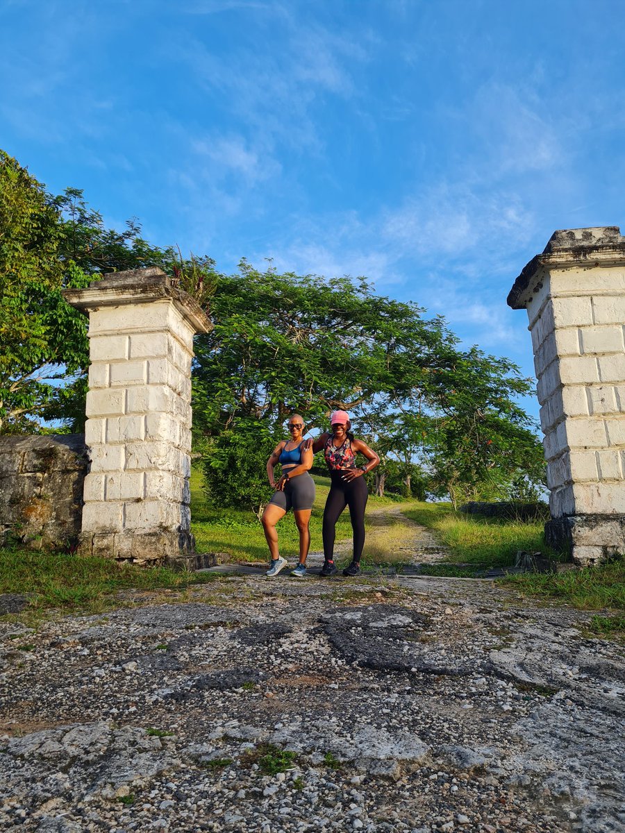 lenkees's tweet photo. "I don't need easy, I just need possible!" #KatieBone
Photodump from #Runventure on Saturday- Moneague to the outskirts of Ocho Rios via Fern Gully with @broadhipsdiva and @bigfren. https://t.co/NPlPJyObad