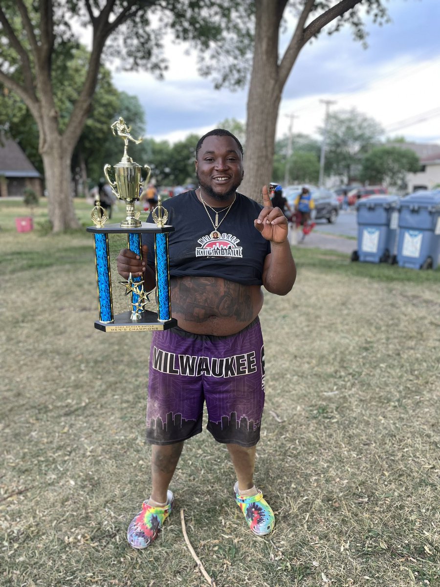 BigRob19Two's tweet photo. But went to Minnesota for the battle of the borders tournament, not only did we win the tournament, we won the all mens tournament as well. Good shit teamZ #Squaaaaad #Big10 #Champs  #MilwaukeeVsEverybody https://t.co/neCiniVLZ6