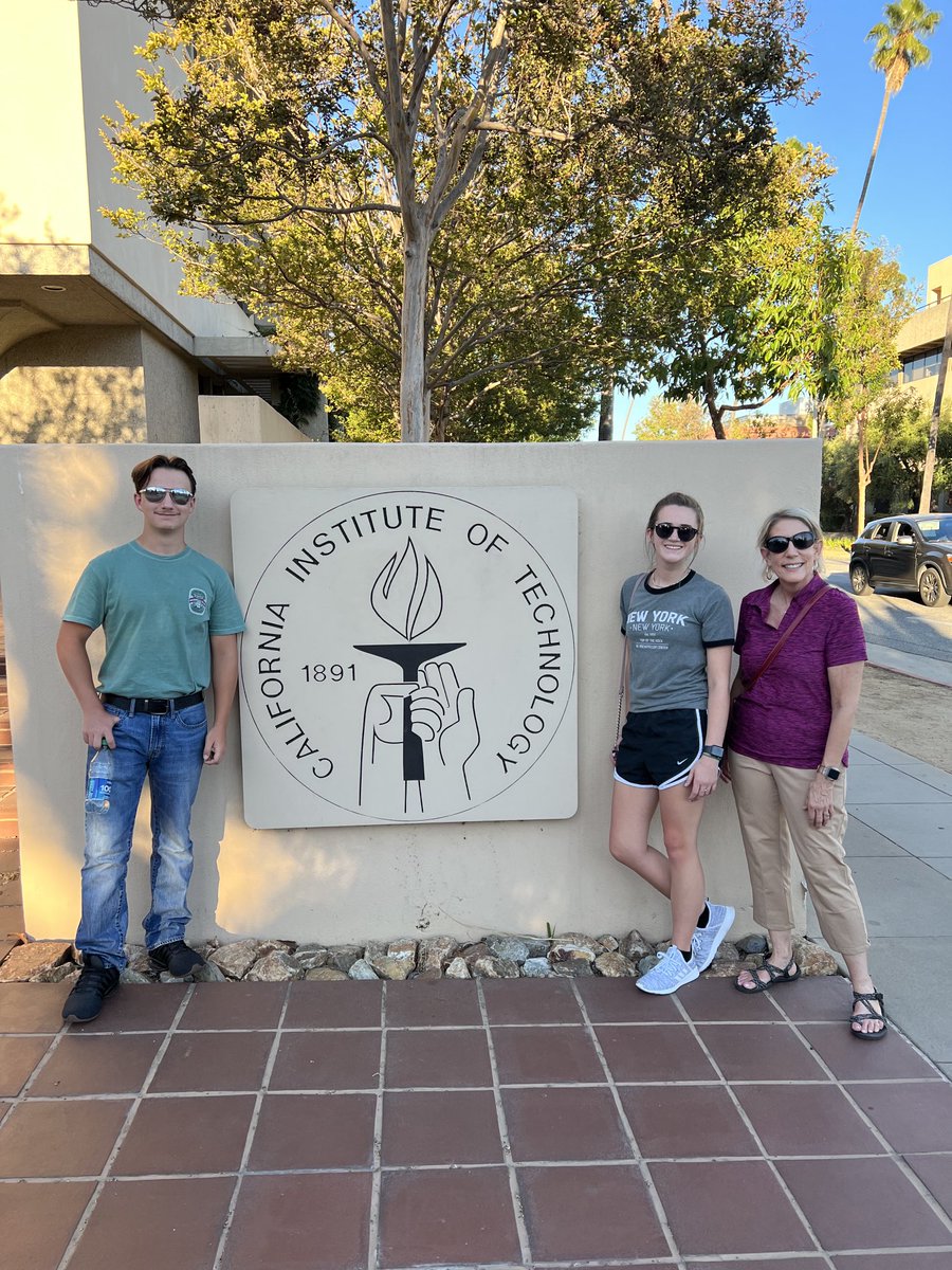 okstalnaker's tweet photo. We made it! Pizza party on campus tonight with our mentor astrophysicist and teachers and their students ⁦@GreeneCoSch⁩ #NITARP https://t.co/psNYFQct5z