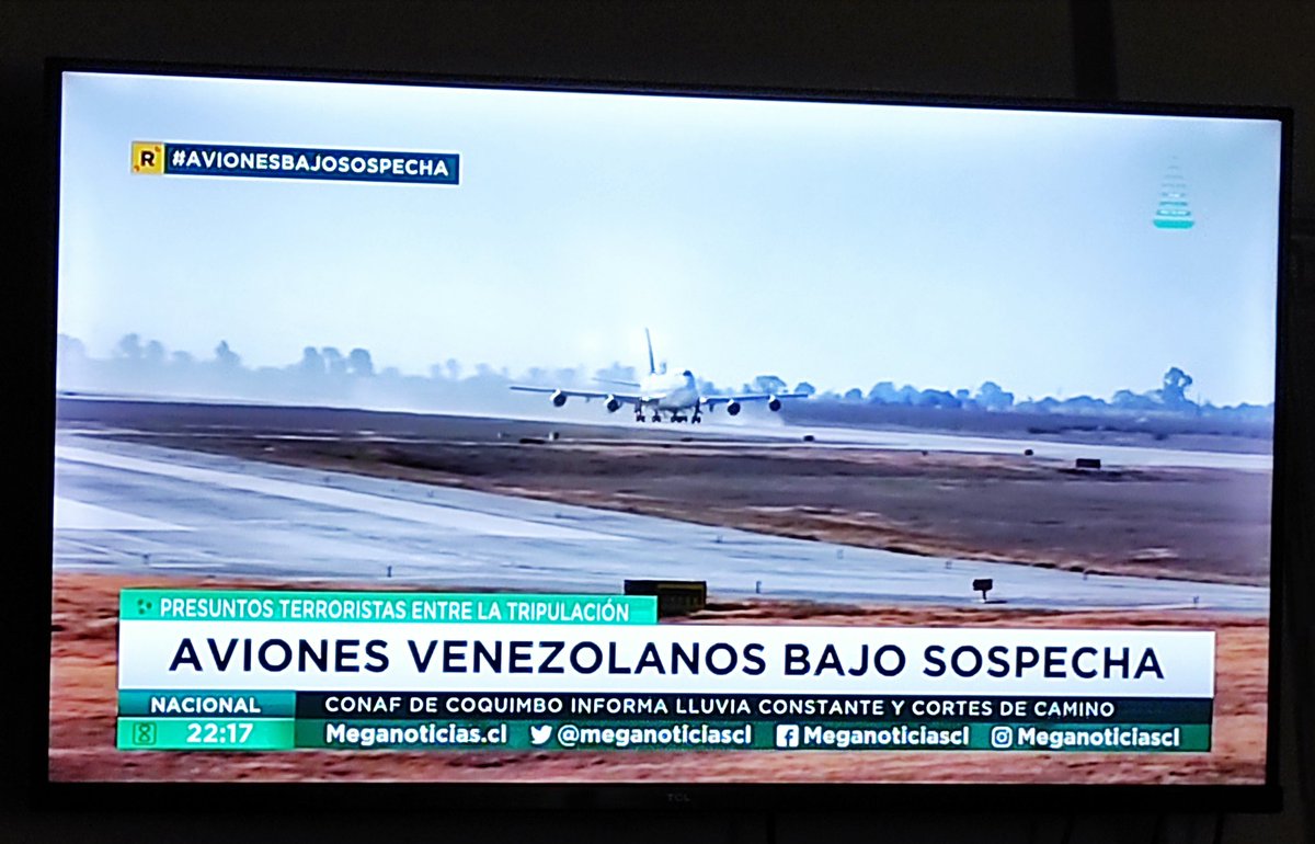 marcosyipiti's tweet photo. Tremendo el reportaje de @meganoticiascl 😱 ¿Cómo nadie le puso el cascabel al gato? Se le viene la noche al #Merluzo 🤦
#Meganoticias
#AvionIraniEnChile #Conviasa https://t.co/v5kaHDSnB9