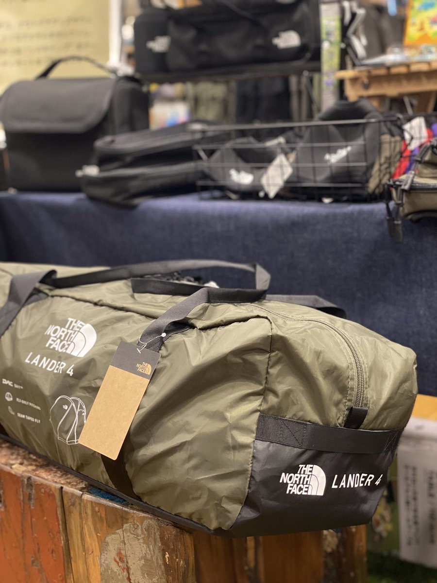 oshmans_SJK's tweet photo. お待たせしました!
The North Face より、LANDER4入荷です!!
人気のニュードープグリーン!
ミリタリー感プンプンです🤩
4人用のテントですが2人で広々と贅沢にお使いいただけます!
#ノースフェイス #LANDER4 #キャンプグッズ #テント #キャンプ #4人用テント https://t.co/adk7SPpPe9