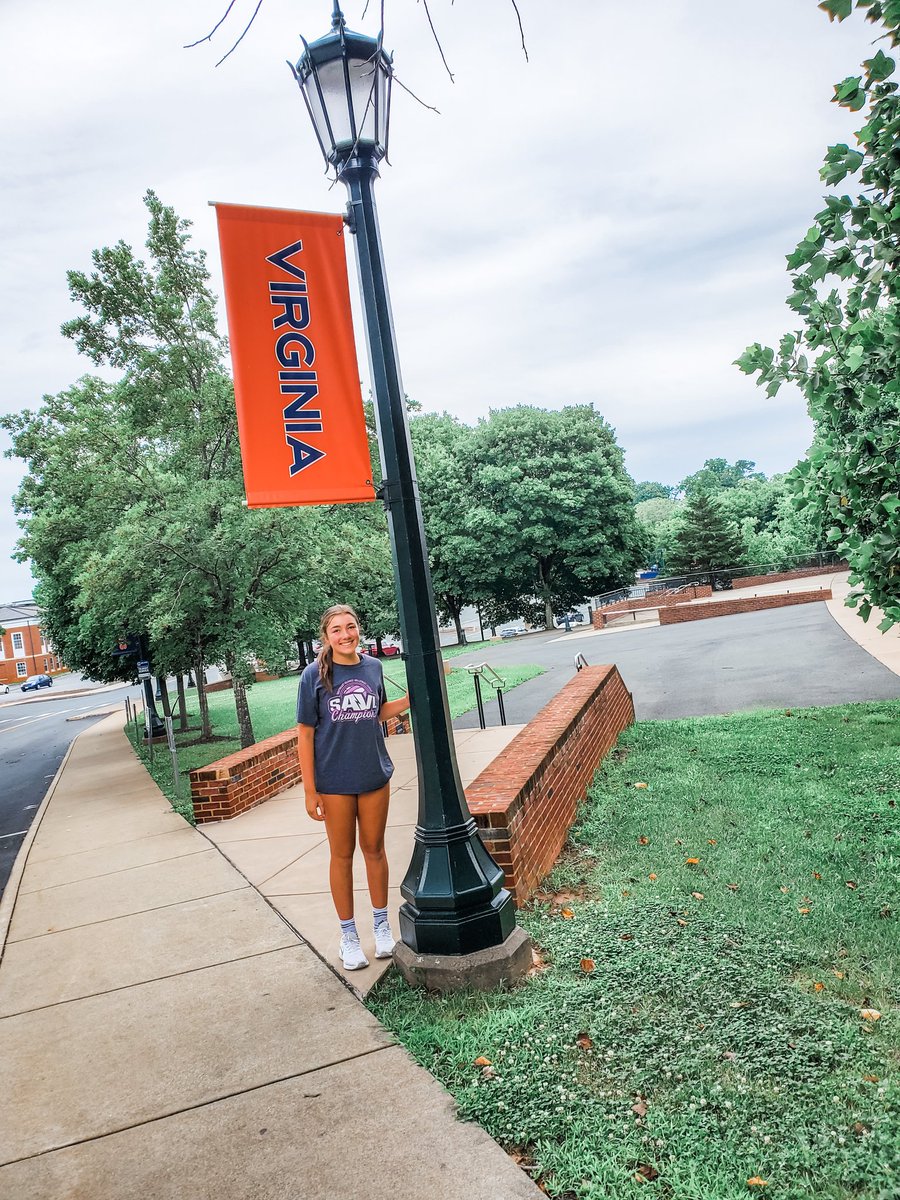 Big thanks to <a href="/UVAVolleyball/">Virginia Volleyball</a> and Coach <a href="/vbcoachwells/">Shannon Wells</a> for an amazing weekend. Had a great time with great competition. 🏐🧡

#gohoos⚔️
