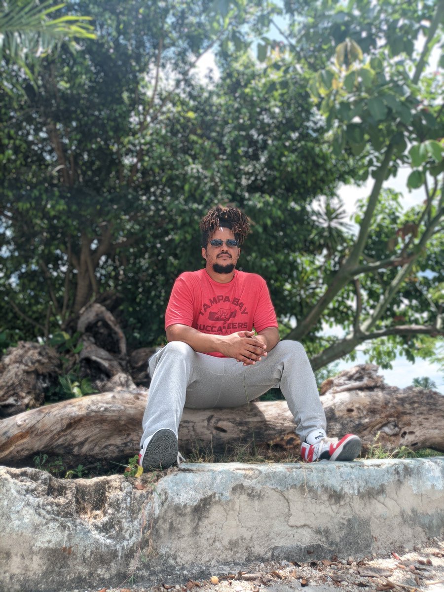 No quiero que sientas lo que yo siento (LOVE )
 Pero si te sientas dónde me siento (UNITY)
 A sentar  la cabeza como la sento (PEACE)
Dudo que no asientas  con lo que asiento! (FUN)

#Yosoyhiphopper