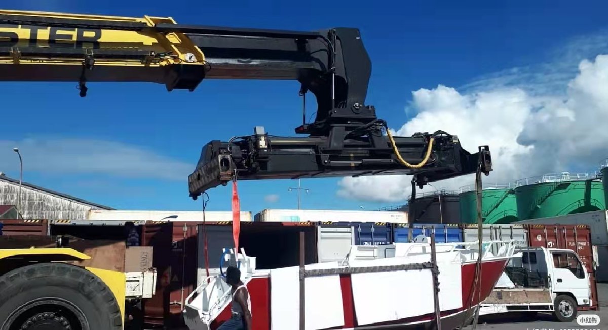 Selina_945's tweet photo. New boat arrives in port, unloading..
Classic 7.5-meter Cuddy cabin, with large cabin and sunroof, perfect suit your fishing needs, as well as long-sea fishing with overnight stays.
Comfortable rest cabins with soft cushions, and it's ok if requires installing the marine toilet:) https://t.co/QQ5jVuaICV