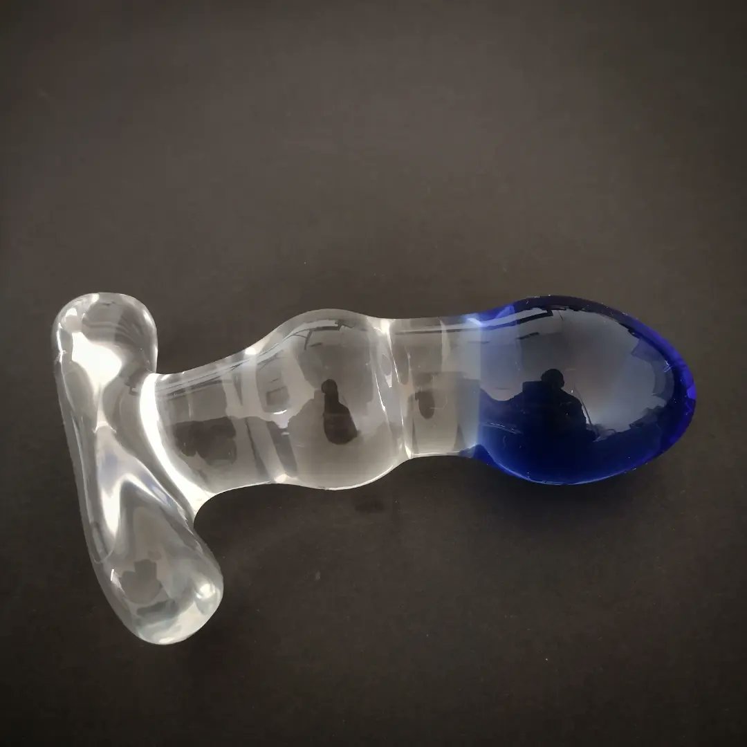 GlassTaboo's tweet photo. A little curvy t-bar with a blue head 👌

#bodysafe #sextoys #kinky #bdsm #pleasure #buttstuff #handmade #madeinaustralia #buttplug #plugged #sexpositive #sextoy #selfpleasure #pleasureproducts #glassbuttplug #glasssextoy #buttplugged #glasstoys https://t.co/XkKXtnDYbb