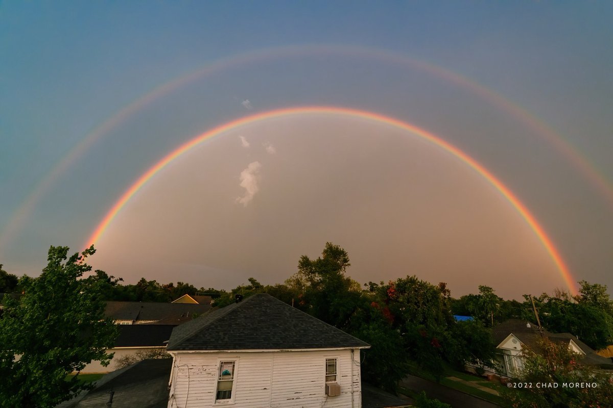 Kllrphotos's tweet photo. Louisiana summer storm. #Thunderstorm #rainbow #Lightningstrikes https://t.co/M3RodEJgVn