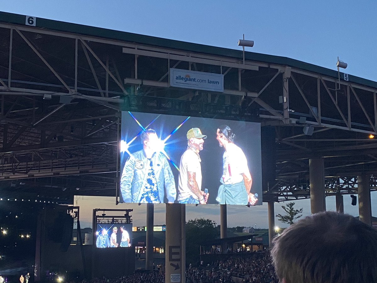 favesoccermom's tweet photo. Seriously we had so much fun!! #DNAworldtour #BSBIND https://t.co/xCyDjEicKK