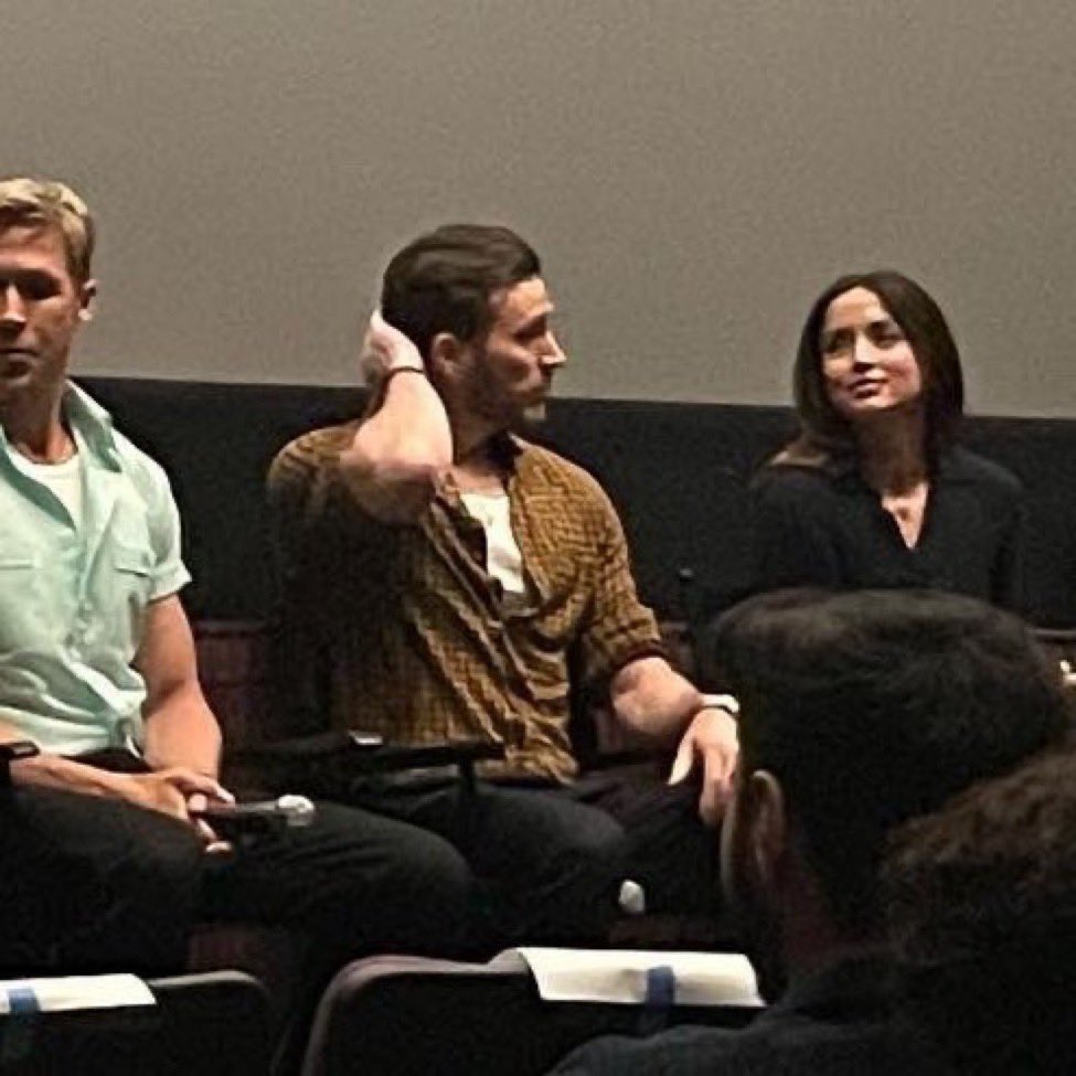 pameperez05's tweet photo. Thanks @netflix for such a wonderful movie and thanks to @Russo_Brothers for bringing my two loves together ❤️❤️

@ChrisEvans
#AnaDeArmas @NetflixFilm
#TeamLloyd
#ChrisTache
#DaniMiranda
#TheGrayMan https://t.co/Ik7NLEuxDj