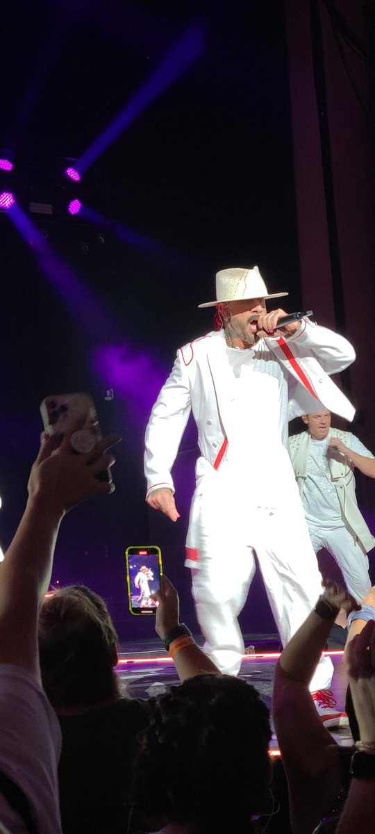 ADLaLaLane's tweet photo. Amazing show! ❤️ I might have teared up a little 🥰
#DNAWorldTour #BSBIND @backstreetboys https://t.co/zMs3B1jaHF