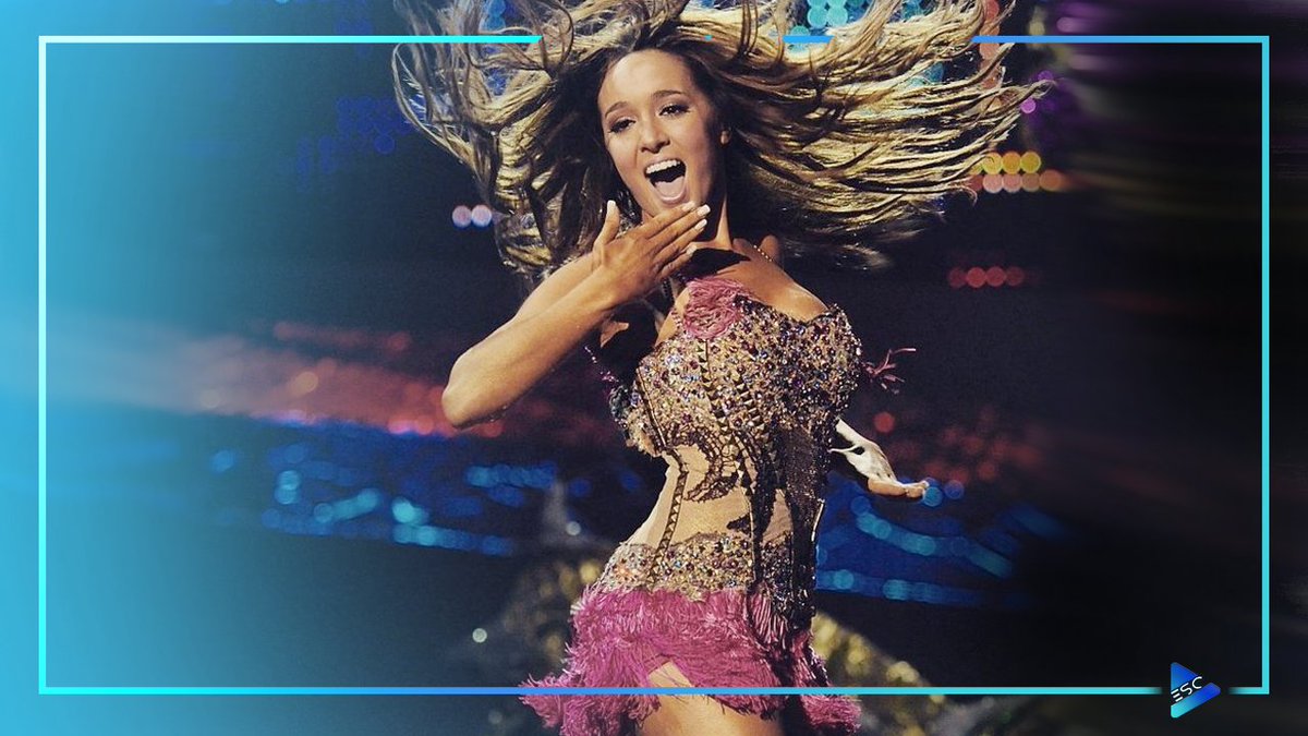 esc_play's tweet photo. 🇬🇷⎮Tras pujar en las ediciones de Eurovisión 2018, 2019 y 2020 y en otoño con Mohombi y Claydee, Kalomira retiró la canción un día antes del plazo límite. Pero a finales de este mes grabará clip en Atenas y el tema verá la luz en Septiembre.
#Eurovision · #ESC2008 · #Greece https://t.co/IST0s1LNTf