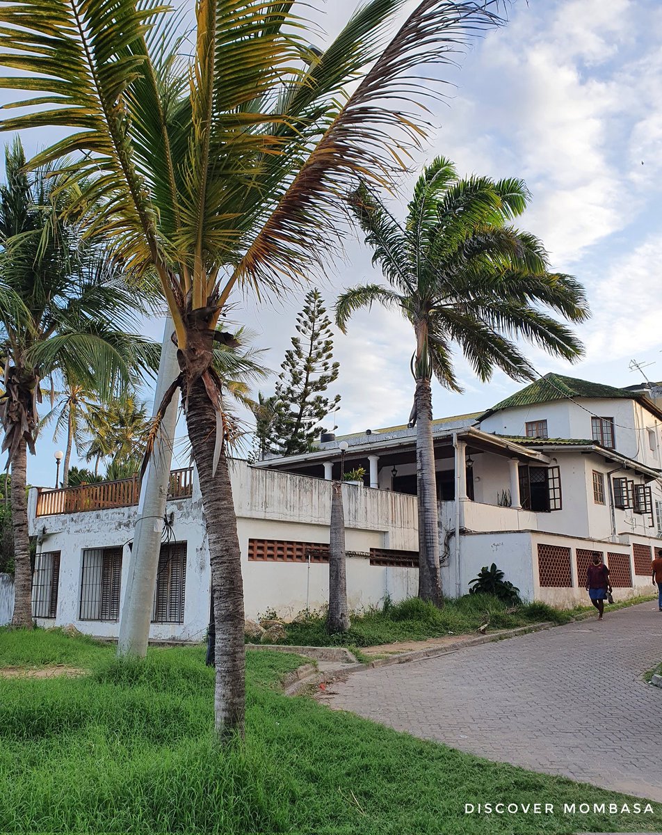 Discover_Msa's tweet photo. The club was frequented by British civil servants and railway employees who were working for the British East Africa Protectorate. 
The first 60 members of the club were British men and for one to be a member, one had to earn at least £250 (about 36, 250) per year. https://t.co/p37aoD6gOf
