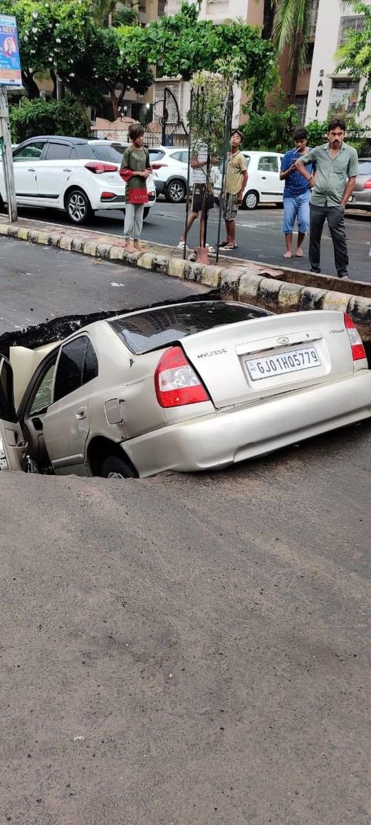 ysathishreddy's tweet photo. Golmaal Gujarat Model 👇 https://t.co/u0YInpZw3q