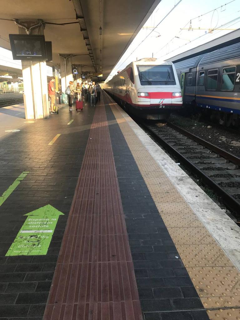 PrecariUnitiCNR's tweet photo. #11luglio l #lavoratori #precari del #CNR sono di nuovo in #viaggio verso #Roma per ribadire a gran #voce la #necessità di risolvere il #problema del #precariato nella #ricercapubblica! Quanta strada ancora c'è da fare per poter dire finalmente #bastaprecariatodistato? https://t.co/uDA3GotC4H