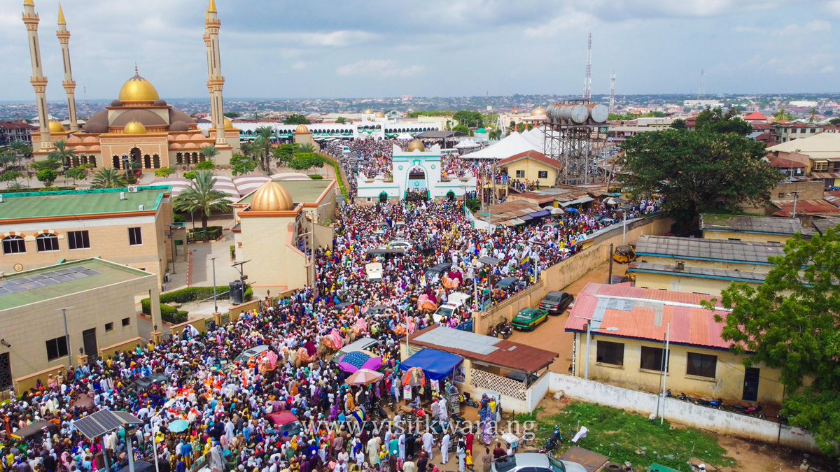visit_kwara's tweet image. Ilorin Emirate Durbar 2022 🔥🐎🇳🇬

More pictures coming▶️

@dgntdc @tournigeriang 

#visitkwara #ilorinemiratedurbar2022 #durbar #reportagespotlight #northernculture