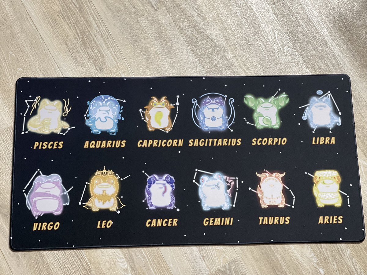별자리 둥을 데려가신 홀더분들께만 드리는 별자리 장패드!! 크고 이쁩니다ㅎㅎ