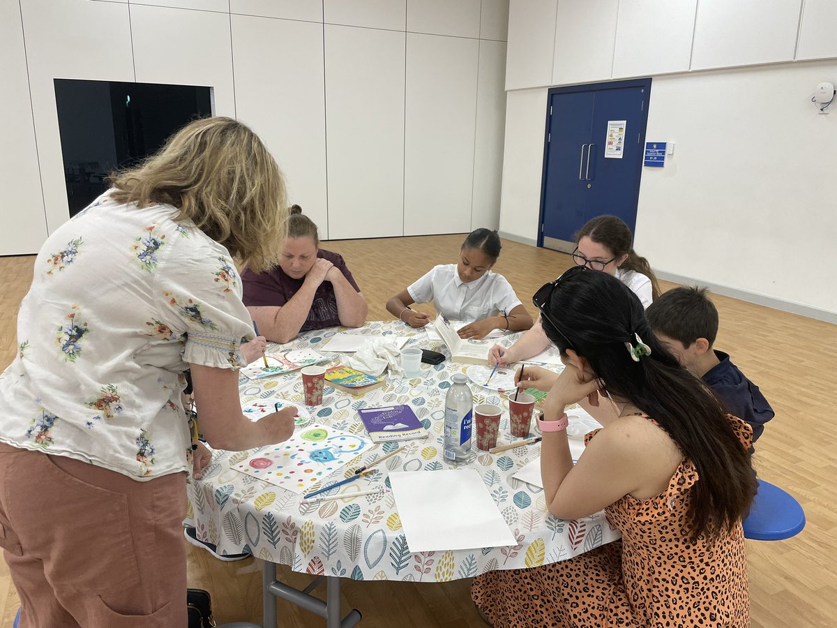 WyvilPrimary's tweet photo. Have a look at the beautiful #watercolours linked to the children’s favourite #books! ☕️📚🎨☀️#artatwyvil #englishatwyvil #reading #art #parentcafe https://t.co/CSVIftFi2U