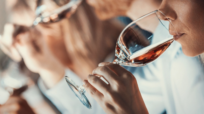 Siempre nos gustan las buenas noticias sobre el vino, como esta: 🙌🏻🙌🏻 
"El consumo moderado de vino podría estar relacionado con un menor índice de grasa abdominal"🔝🔝🔝. Via @int_vino ow.ly/aZfz50JMlxc