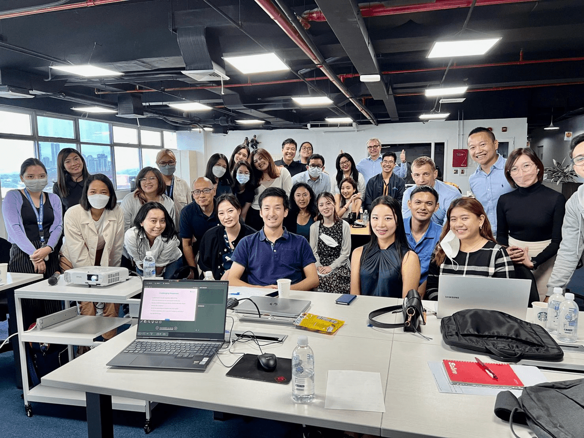 gofluent's tweet photo. Our teams in Asia gathered in Manila for a series of insightful discussions and to strengthen the team synergy even more. 💪🏻💙 What a time to #AccelerateLanguageLearning together! 🌏 #lifeatgoFLUENT https://t.co/SxT5jHUSjZ