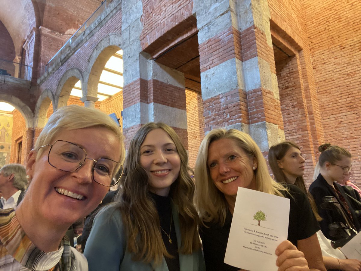 Heute in München mit <a href="/Sabspi1/">Sabspi</a> und unserer bezaubernden Schülersprecherin Anna 

#twlz #BayernEdu