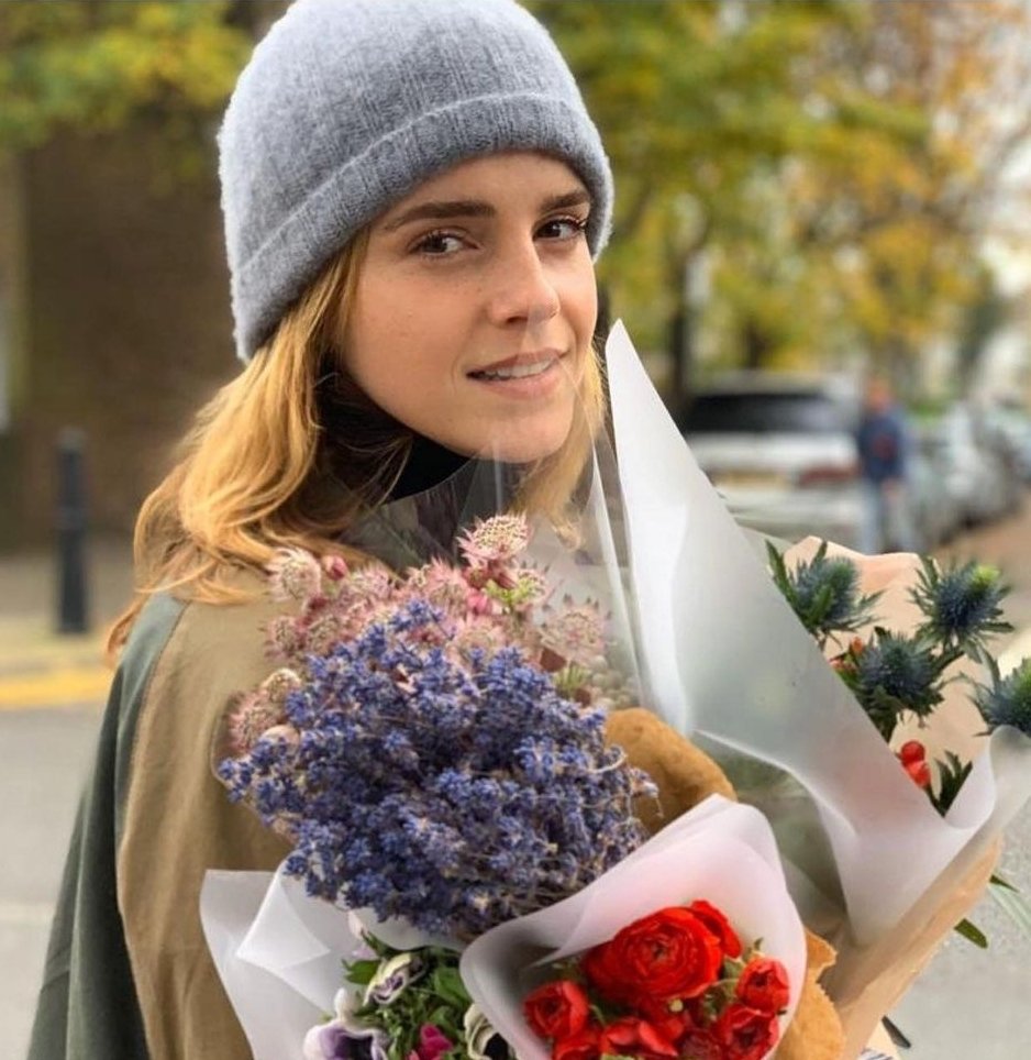 #EmmaWatsonFanPage #EmmaWatson #gangłysego #Picnic #Ukraine #LaAcademia #COVID19 #Genshinlmpact