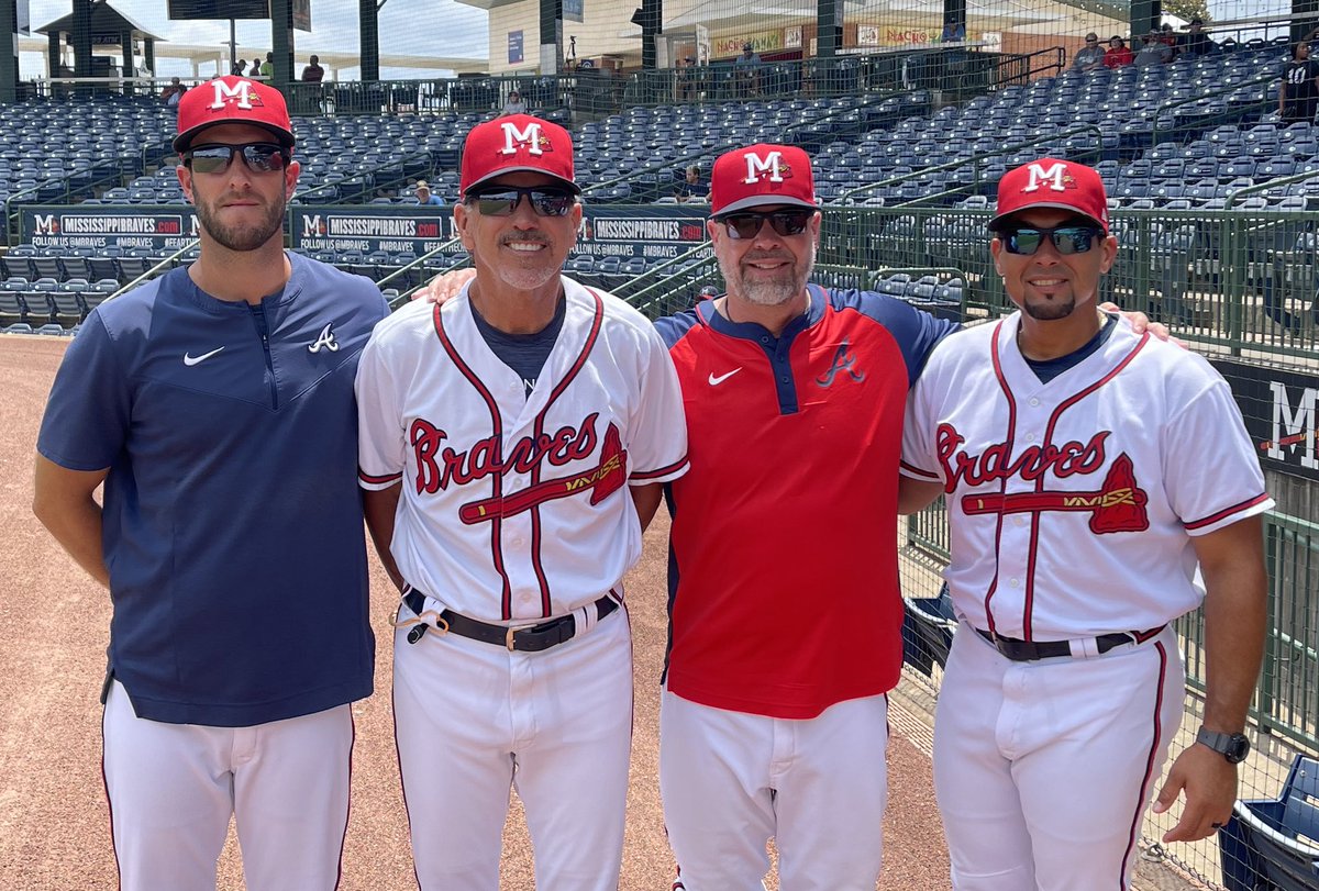 BCrabby11's tweet photo. Shout out to our friends @torcheyewear  for hooking up the Braves staff. #dnashades. https://t.co/LgguSH0D33