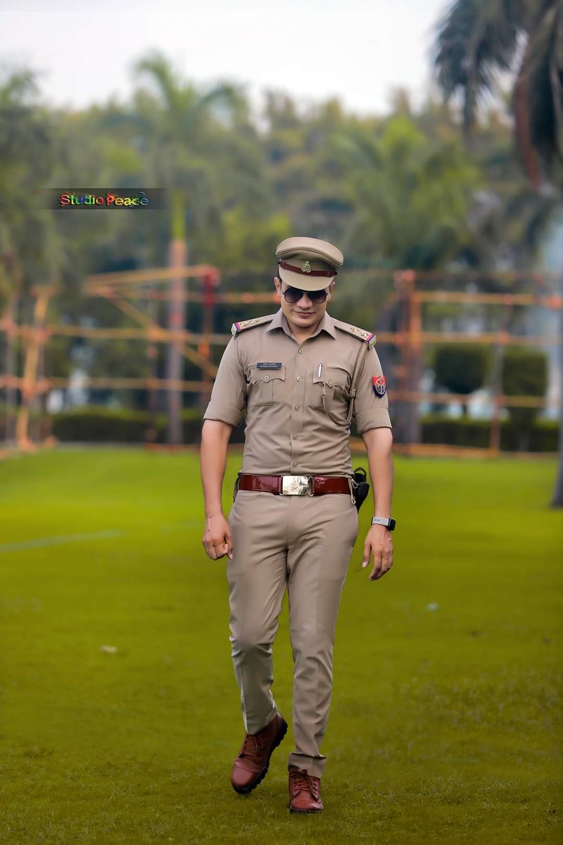 #Thanks_For_UPSI_9534 आज़ाद भारत की अबतक की सबसे बड़ी 9534 दरोगा भर्ती को बहुत कम समय में पूर्ण कराने के लिए माननीय मुख्यमंत्री श्री <a href="/myogiadityanath/">Yogi Adityanath</a> जी महाराज और उत्तर प्रदेश पुलिस भर्ती बोर्ड के समस्त अधिकारियों और सदस्यों का हम नव चयनित भावी दरोगाओं की तरफ से बहुत बहुत धन्यवाद