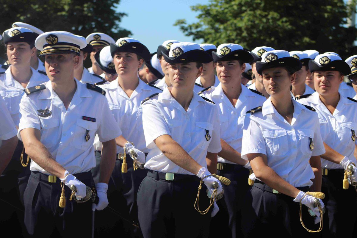 SCArmees's tweet image. #14juillet2022🇫🇷🎊 J-3 : de bon matin, le détachement de soutien Commissariat aux engagements opérationnels est sur les Champs-Élysées pour la dernière ligne droite de la préparation! L’@ECArmees est aussi mobilisée pour que tout soit parfait! @Armees_Gouv @EtatMajorFR