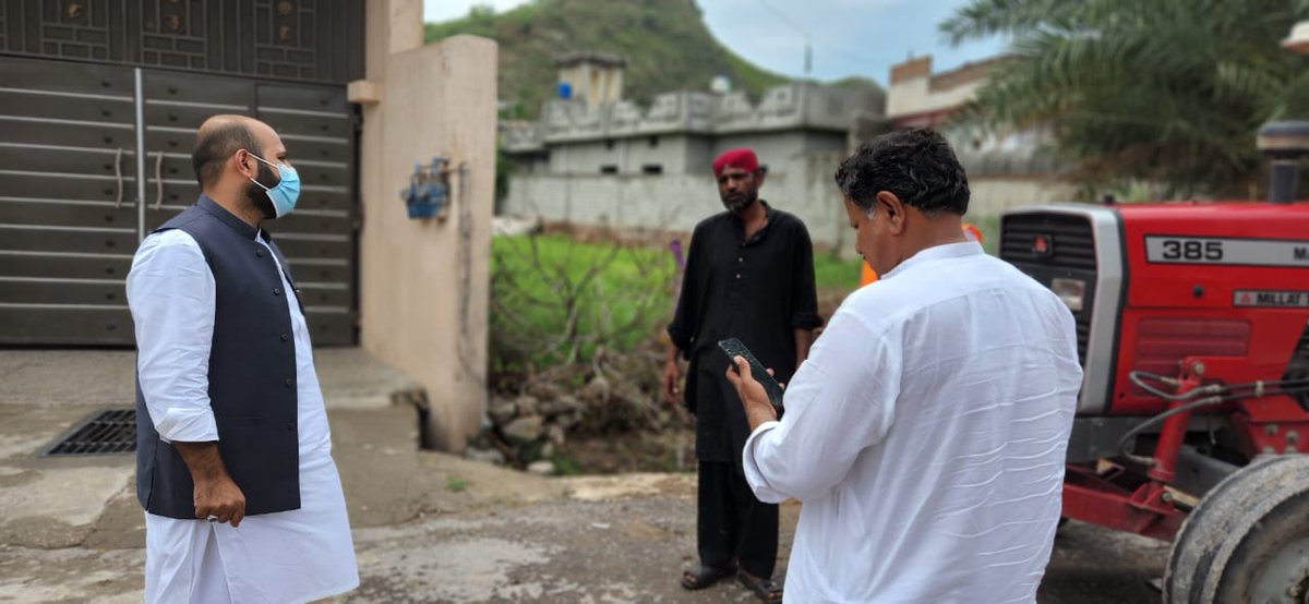 اسسٹنٹ کمشنر محمد عارف قریشی نے چیف آفیسر میونسپل کمیٹی کے ہمراہ فیلڈ میں عیدالاضحیٰ کے موقع پر صفائی پر مامور عملے سے ملاقات کرکے صفائی کو چیک کیا ۔
بلدیہ عملہ شہر بھر میں صفائی کیلئے موجود ہے