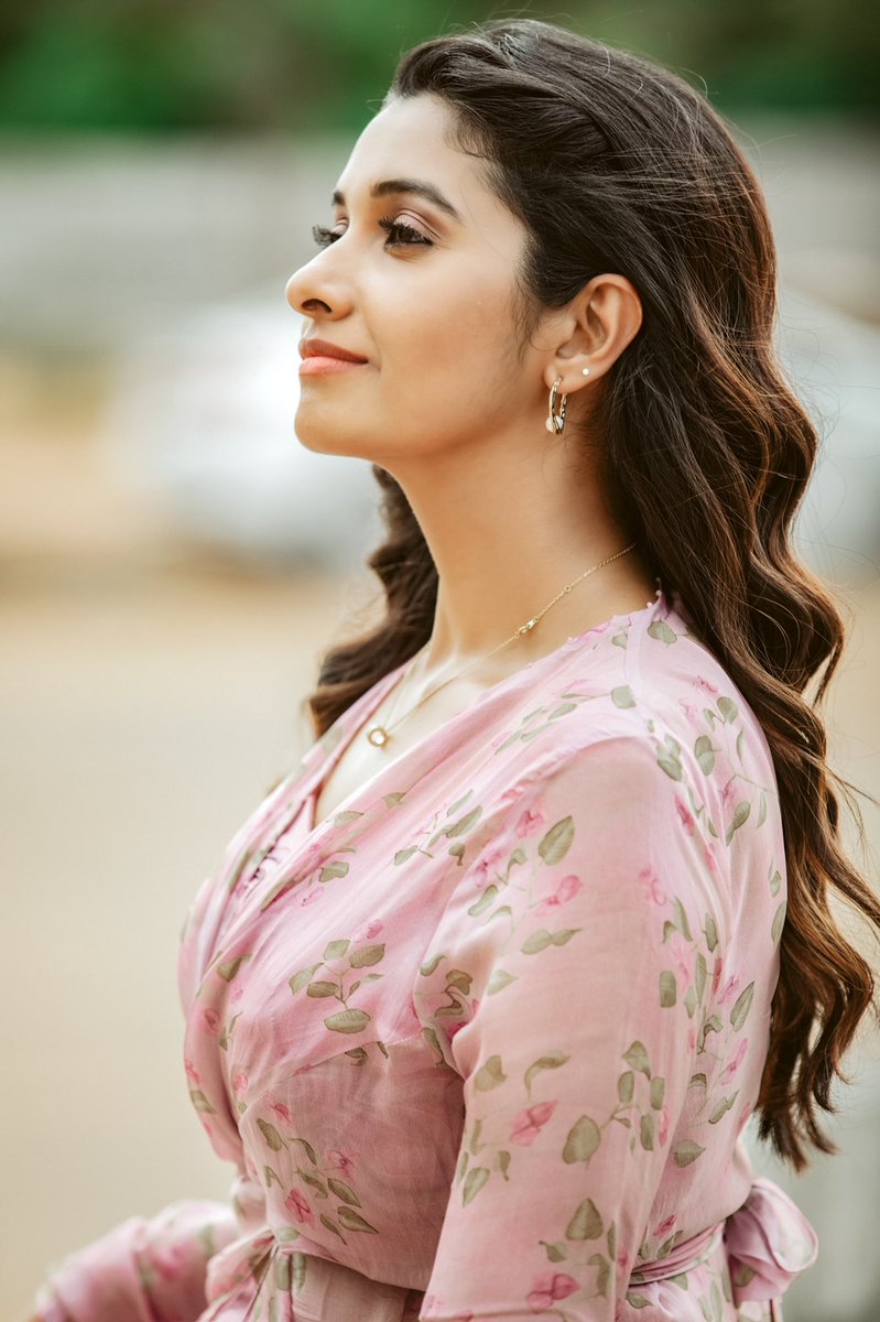 priya_Bshankar's tweet photo. 💕 https://t.co/jcUwDvMU0z
