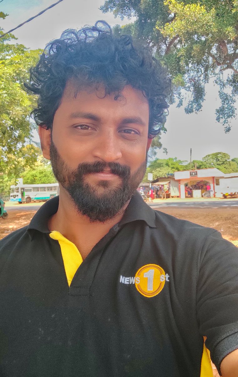 SNNibojan's tweet photo. வேர்கள் வலுவாக இருந்தால் வெட்டருவாளுக்கு தலை  சாய்வதில்லை.... https://t.co/MCO5oPxvWt