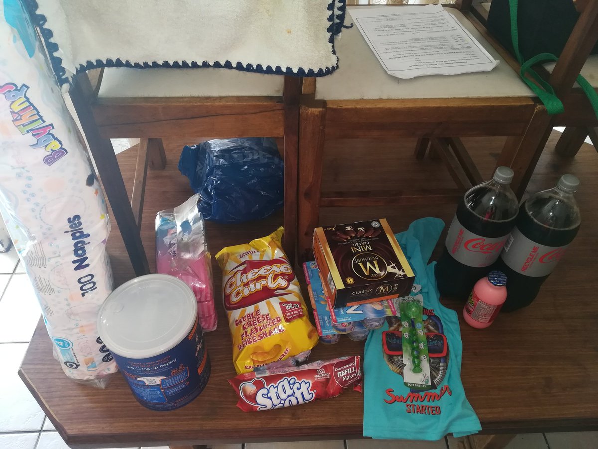 NiekerkNicolene's tweet photo. @budgetins I spent a lot on my son,i have a tight budget 🥺🫣🙈 so I buy only on specials swipe for points and discounts I love to buy on 2 items 🤪 so we could have more for price of one. he knows mommy will have a treat work in there 😂😏 @CCMEYER3 #StrechYourBudget #NationalSavingsMonth https://t.co/WngQniW3cA