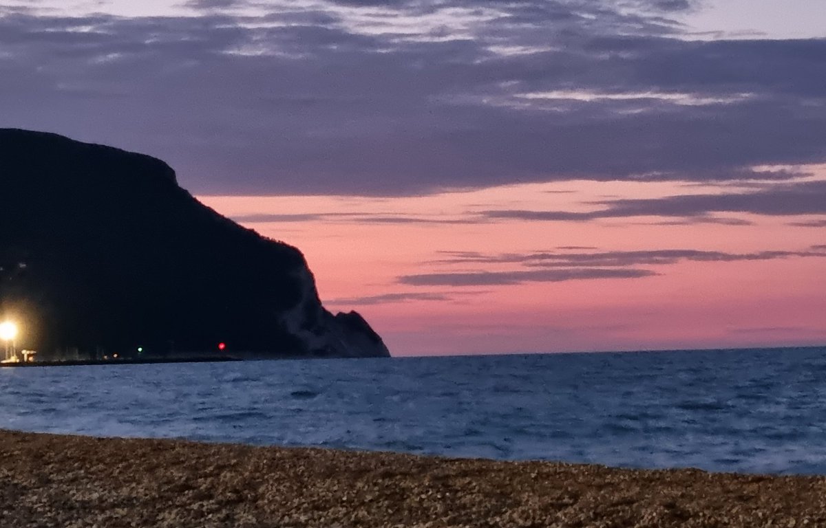 21Andrea69's tweet photo. Il mare... con la sua brezza e i suoi colori, il complice perfetto per colmare l anima...
#rivieradelconero #estate2022 #noi #feeling https://t.co/vSWL6sLadN