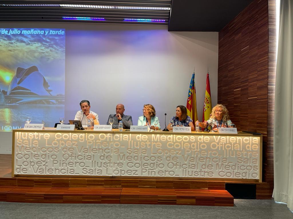 SEMEstetica's tweet photo. Presencia de la @SEMEstetica en la primera jornada de #MedicinaEstética organizada por el máster de Medicina Estética de la Universidad de Valencia @UV_EG y la Asociación valenciana de #medicosesteticos https://t.co/QeuELLHFbF