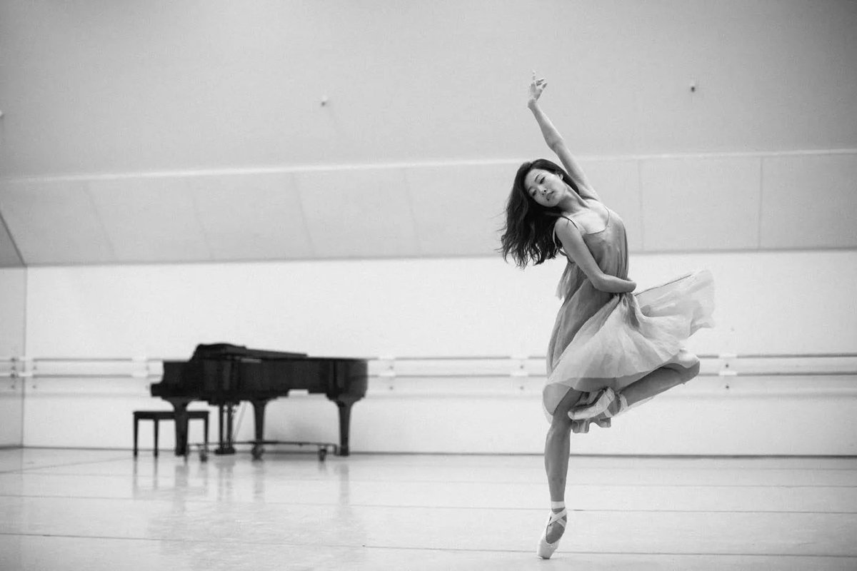 Don't try to be different. Just be good. To be good is different enough.
ARTHUR FREED
#writing
#Art Karolina-Kuras