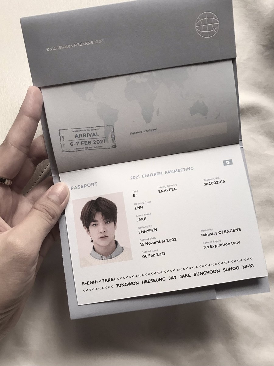 ramyeonzkart_'s tweet photo. π: #lunas_hauls
hi, ate @blazysjy
I received jake passport na po, thank you so much for packing it safe and secured and thank you din po sa freebies!! I love it po, till our next transaction po!βΊοΈπ«Άπ»
#blazyfeedbacks https://t.co/DxifSPTkvn