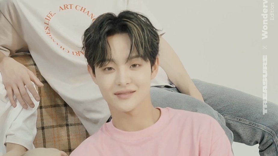 hooniestyles's tweet photo. JIHOON in Wonderwall!! he looks so fineee. https://t.co/rWUuvKw0Ez